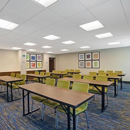 Holiday Inn Express & Suites - Lenexa - Overland Park Area By Ihg Exterior photo