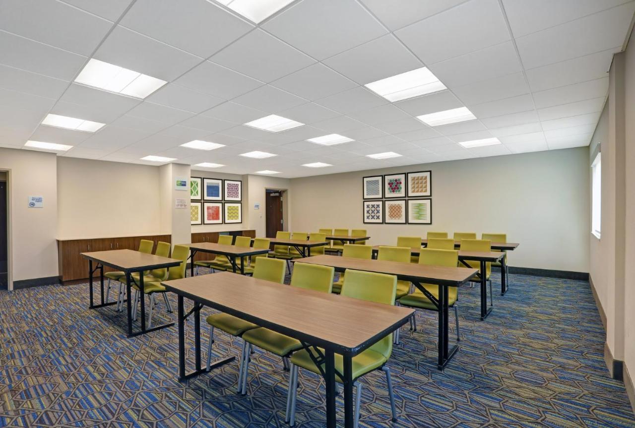 Holiday Inn Express & Suites - Lenexa - Overland Park Area By Ihg Exterior photo
