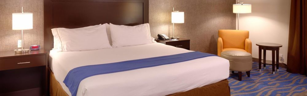 Holiday Inn Express & Suites - Lenexa - Overland Park Area By Ihg Exterior photo