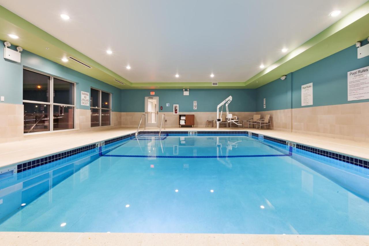 Holiday Inn Express & Suites - Lenexa - Overland Park Area By Ihg Exterior photo