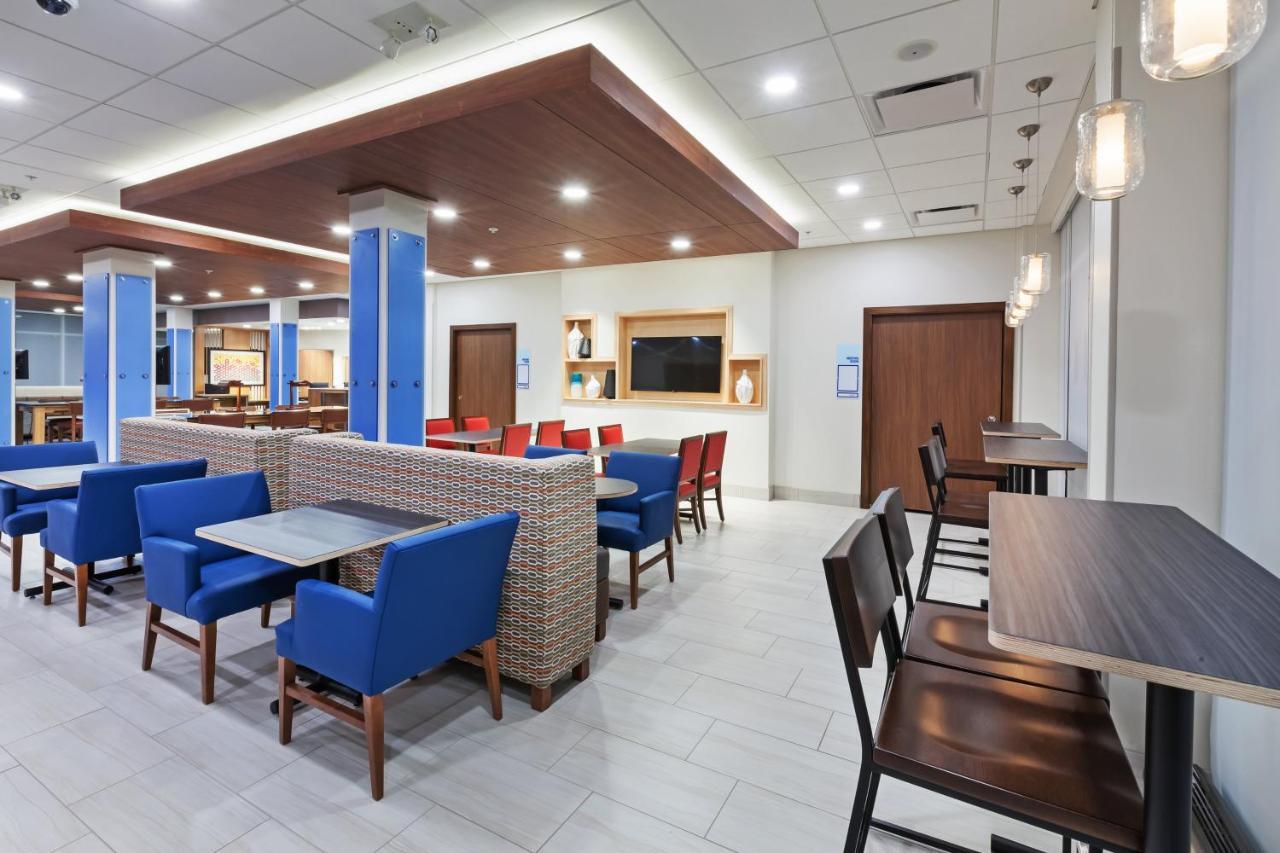Holiday Inn Express & Suites - Lenexa - Overland Park Area By Ihg Exterior photo