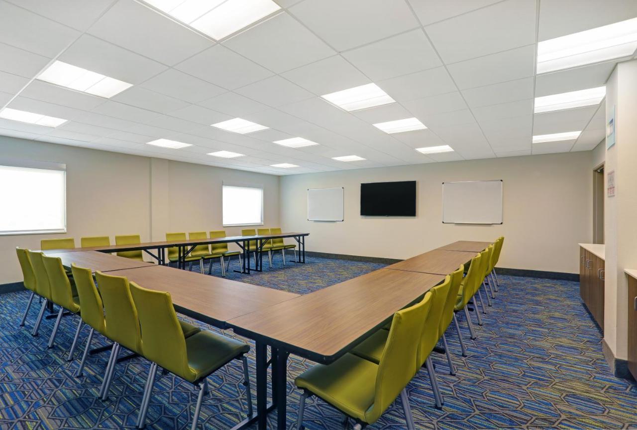 Holiday Inn Express & Suites - Lenexa - Overland Park Area By Ihg Exterior photo